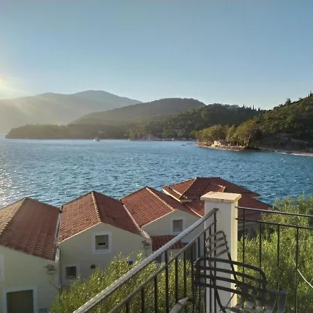 Dioskouroi I *